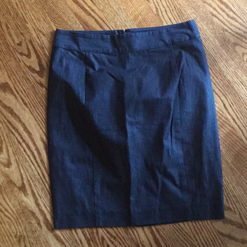 NWT Loft pencil skirt, size 0 petite